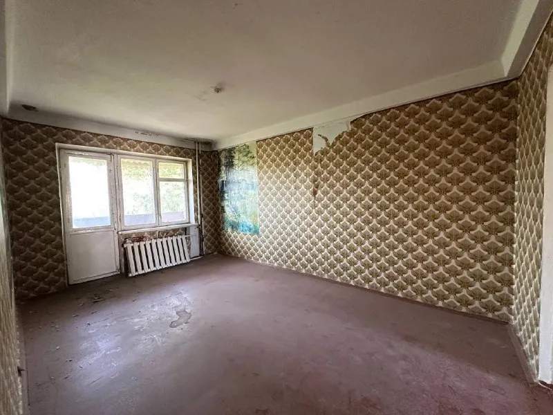 ‼️продажа квартиры‼️ 🏡продажа от собственника 4-четырехкомнатная квартира г. харцызск днр пгт. горное ✅этажность–4/5 жилого дома ✅общая площадь–67 м2 ✅с/у раздельный ✅есть балкон и кладовая ✅в шаговой доступности школа, садик, магазины, аптека ✅выполнен фасадный ремонт дома ✅квартира под ремонт 🔥собственник 💴цена: 2🍋300.000 рублей 📲за более подробной информацией обращаться по телефону; ☎️+7(949) 430-29-17 📨подписаться - фотография - 3