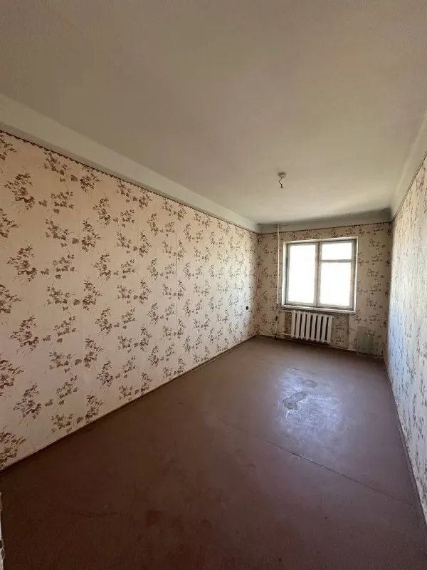 ‼️продажа квартиры‼️ 🏡продажа от собственника 4-четырехкомнатная квартира г. харцызск днр пгт. горное ✅этажность–4/5 жилого дома ✅общая площадь–67 м2 ✅с/у раздельный ✅есть балкон и кладовая ✅в шаговой доступности школа, садик, магазины, аптека ✅выполнен фасадный ремонт дома ✅квартира под ремонт 🔥собственник 💴цена: 2🍋300.000 рублей 📲за более подробной информацией обращаться по телефону; ☎️+7(949) 430-29-17 📨подписаться - фотография - 5