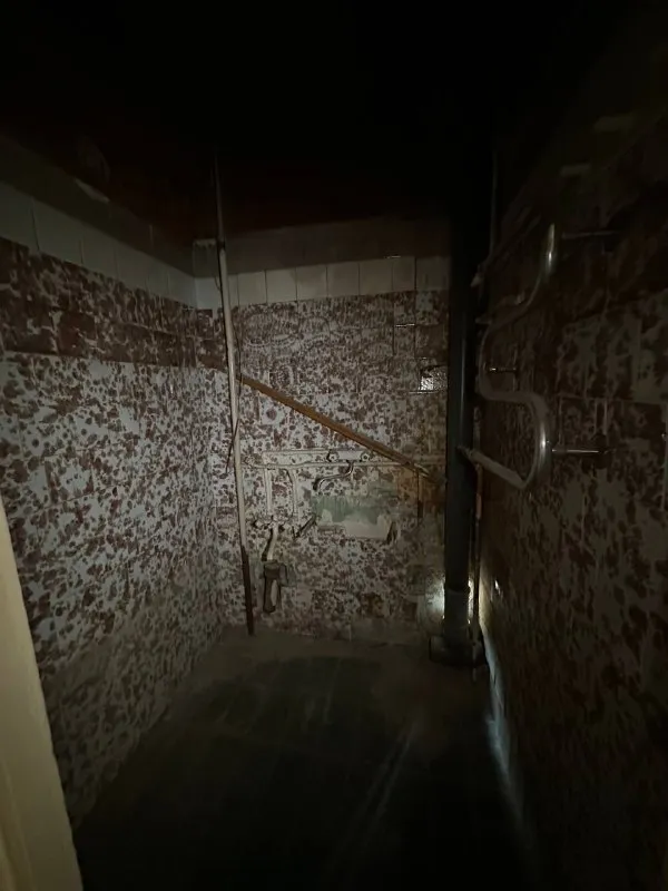 ‼️продажа квартиры‼️ 🏡продажа от собственника 4-четырехкомнатная квартира г. харцызск днр пгт. горное ✅этажность–4/5 жилого дома ✅общая площадь–67 м2 ✅с/у раздельный ✅есть балкон и кладовая ✅в шаговой доступности школа, садик, магазины, аптека ✅выполнен фасадный ремонт дома ✅квартира под ремонт 🔥собственник 💴цена: 2🍋300.000 рублей 📲за более подробной информацией обращаться по телефону; ☎️+7(949) 430-29-17 📨подписаться - фотография - 7