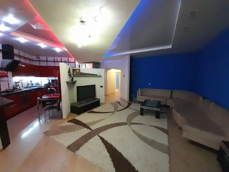 сдам уютную 3 ком. квартиру 🌇донецк, в новострое класс люкс по ул. постышева 83.📍 ✅площадь 135м2 ✅пл... - фотография