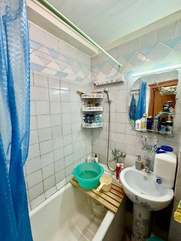 срочная продажа! двухкомнатной квартиры снижение стоимости❗️ 🌇ворошиловский районеэ донецка, по ул. шекспира 📍 👍заменены все коммуникации, электропродка, м/п окна, огромный застекленный пластиковый балкон, 2 сплит системы. ✅общая площадь 43 кв. м. кухня 7 кв. м. этаж 5/5. 📍район расположения квартиры - это прекрасное место для отдыха, пикника, рыбалки, рядом роща. парковочное место под окнами. 💦вода по графику! доходит!   💰стоимость 4 200 000 рублей. 📲☎️+79493375397 с уважением вероника ан «21век» подписаться | дать объявление - фотография - 8