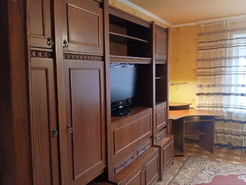 сдается 2-комнатная квартира 🌇донецк, на нижней гладковке, ул. савченко, киевский район. 📍 ✅развитая инфраструктура ✅отличная транспортная доступность 👍полностью меблирована и оборудована всей необходимой бытовой техникой 💦вода подается по графику с хорошим напором ✅можно установить накопительный бак ✅квартира утеплена снаружи ✅этаж 8/9 этажного дома ✅интернет wifi 💰цена 40000 ₽ +залог +комиссия агентства. оплата после заселения и подписания договора. без предоплат и посещения офиса 📲☎️+79493523316 подписаться | дать объявление - фотография - 5