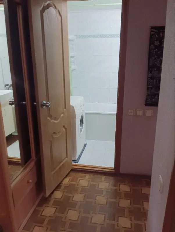 сдается 2-комнатная квартира 🌇донецк, на нижней гладковке, ул. савченко, киевский район. 📍 ✅развитая инфраструктура ✅отличная транспортная доступность 👍полностью меблирована и оборудована всей необходимой бытовой техникой 💦вода подается по графику с хорошим напором ✅можно установить накопительный бак ✅квартира утеплена снаружи ✅этаж 8/9 этажного дома ✅интернет wifi 💰цена 40000 ₽ +залог +комиссия агентства. оплата после заселения и подписания договора. без предоплат и посещения офиса 📲☎️+79493523316 подписаться | дать объявление - фотография - 8