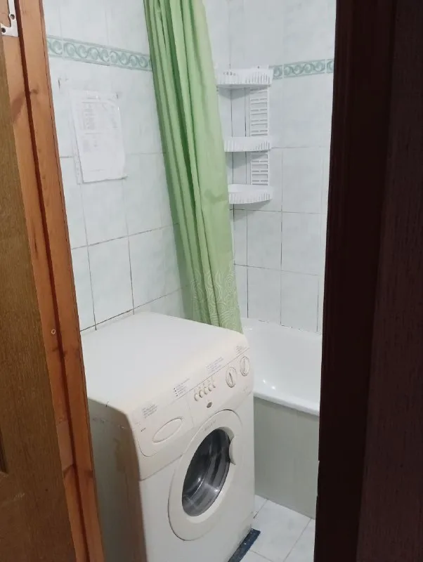 сдается 2-комнатная квартира 🌇донецк, на нижней гладковке, ул. савченко, киевский район. 📍 ✅развитая инфраструктура ✅отличная транспортная доступность 👍полностью меблирована и оборудована всей необходимой бытовой техникой 💦вода подается по графику с хорошим напором ✅можно установить накопительный бак ✅квартира утеплена снаружи ✅этаж 8/9 этажного дома ✅интернет wifi 💰цена 40000 ₽ +залог +комиссия агентства. оплата после заселения и подписания договора. без предоплат и посещения офиса 📲☎️+79493523316 подписаться | дать объявление - фотография - 9