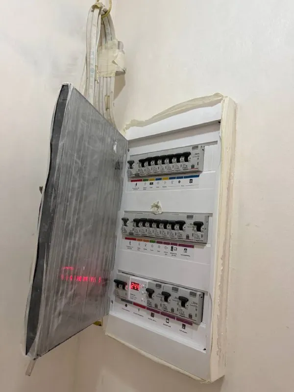 продам двухкомнатную квартиру 🌇донецк, "донецк-сити", ул. щорса 85📍 ✅2/5 этаж. спецпроект, полногабаритная, не угловая, 50 м. кв. ✅готовность ремонта 90% white box + частично уже уложены отделочные материалы + вся плитка и ламинат в наличии в квартире ✅подробное описание есть, пишите всё отправлю ❗️ ✅по проекту предусмотрена кухня-гостиная в виде студии, отдельная спальня с обустроенным балконом, гардеробная, санузел. ✅дом очень теплый. в квартире выполнен высококачественный ремонт с применением новых технологий и передовых стандартов! 💰цена 6 000 000 ₽ 📲☎️+7 977 9198704 анна либо пишите в лс @isakovaanna1992 подписаться | дать объявление - фотография - 9