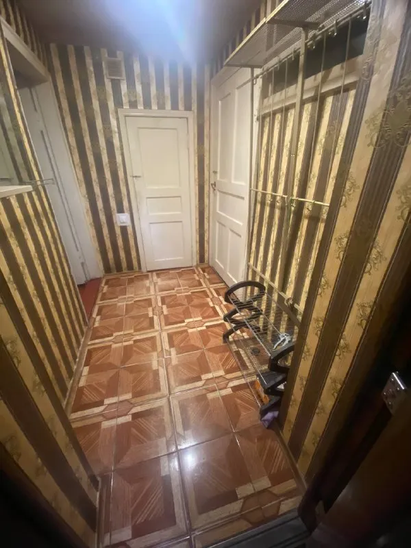 🏡сдам дом на долгосрочную аренду (от 6 месяцев). г. донецк днр, киевский район, ветка. ✅отдельно стоящий дом в жилом состоянии, 4 комнаты, свой двор, газовое отопление, вода по графику, стиральная машина, кондиционер, холодильник, телевизор, ванна и туалет в доме. цена: 35000 р + коммунальные. оплата при заселении первый месяц + залог, без комиссии. просмотр возможен раньше. ☎️номер: +79383152549 📞связь в телеграм @vlad1sloove 📨подписаться - фотография - 8