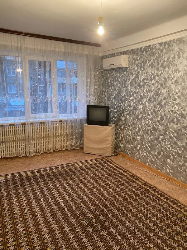 ‼️‼️‼️аренда комн. квартира г. донецк днр буденновский ваз‼️‼️‼️ 🏡сдам квартиру с частичной мебелью, сроком от 3-6 месяцев семьям с детьми, мужчины итр. ✅вода в квартире согласно графика, бойлер. ‼️без холодильника. спальные места- кровати. 💴цена: 22 000₽ + комуслуги. ☎️☎️☎️ +79494194208 📨подписаться - фотография - 4