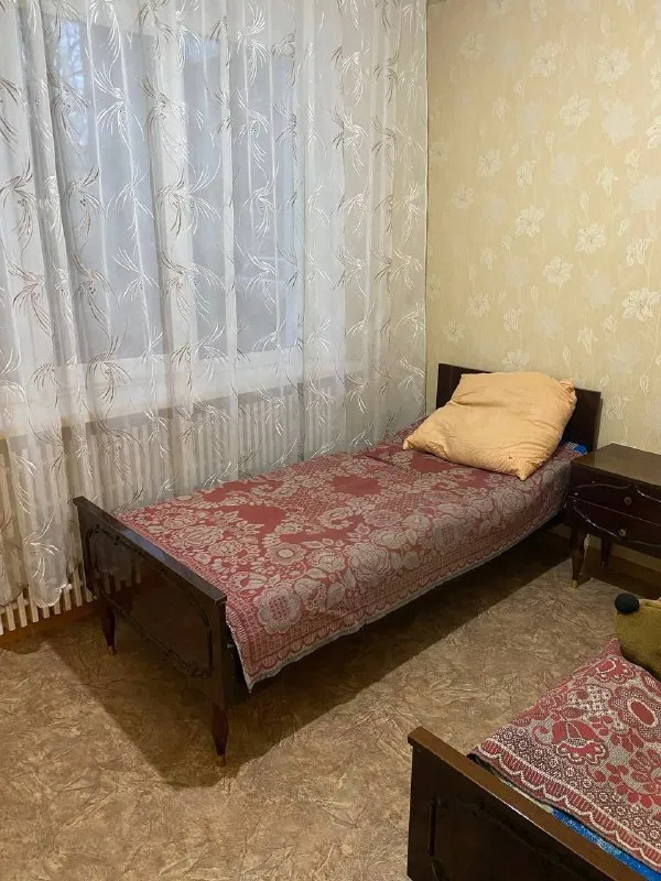 ‼️‼️‼️аренда комн. квартира г. донецк днр буденновский ваз‼️‼️‼️ 🏡сдам квартиру с частичной мебелью, сроком от 3-6 месяцев семьям с детьми, мужчины итр. ✅вода в квартире согласно графика, бойлер. ‼️без холодильника. спальные места- кровати. 💴цена: 22 000₽ + комуслуги. ☎️☎️☎️ +79494194208 📨подписаться - фотография - 6