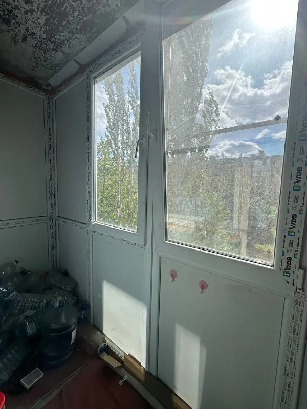 ‼️продажа! ленинский проспект‼️ продажа 4 ком квартиры. ленинский проспект, центр славянской культуры. комнаты раздельные, кухня 9 квадратных метров, 4 этаж 9 ти этажного дома. состояние жилое. рядом транспортные остановки, супермаркет, центр славянской культуры, храм. документы готовы никто не прописан цена 6,500,000р + торг! +79493268382 виктория ан недвижимость днр - фотография - 2