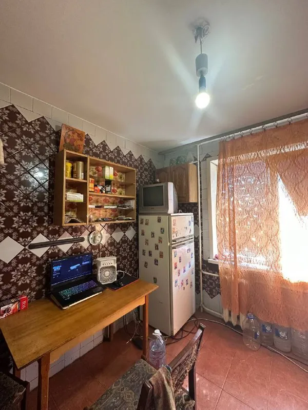 ‼️продажа! ленинский проспект‼️ продажа 4 ком квартиры. ленинский проспект, центр славянской культуры. комнаты раздельные, кухня 9 квадратных метров, 4 этаж 9 ти этажного дома. состояние жилое. рядом транспортные остановки, супермаркет, центр славянской культуры, храм. документы готовы никто не прописан цена 6,500,000р + торг! +79493268382 виктория ан недвижимость днр - фотография - 7