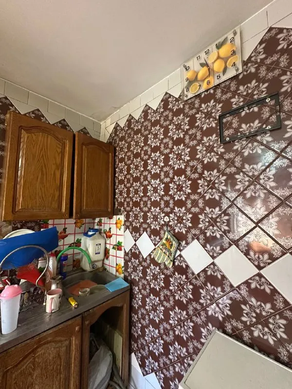 ‼️продажа! ленинский проспект‼️ продажа 4 ком квартиры. ленинский проспект, центр славянской культуры. комнаты раздельные, кухня 9 квадратных метров, 4 этаж 9 ти этажного дома. состояние жилое. рядом транспортные остановки, супермаркет, центр славянской культуры, храм. документы готовы никто не прописан цена 6,500,000р + торг! +79493268382 виктория ан недвижимость днр - фотография - 8