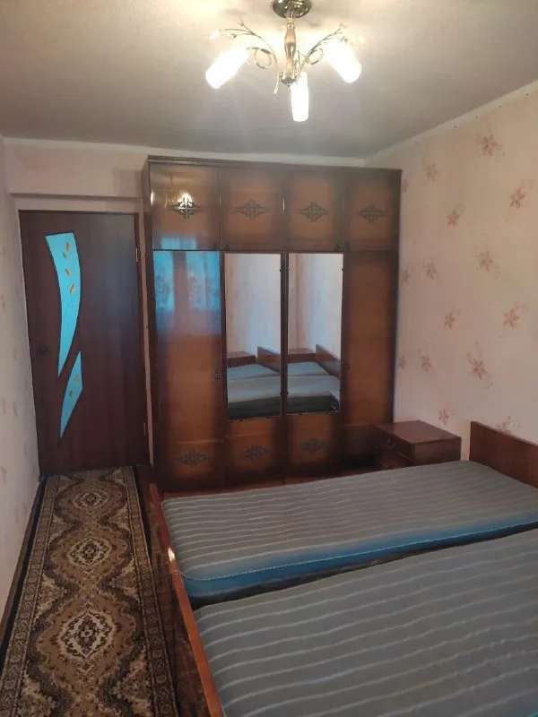 ‼️продажа квартиры‼️ 🏡продаётся трехкомнатная квартира в г. енакиево днр фильтровальная станция ✅этажность–2/9 жилого дома ✅квартира не угловая имеется балкон и лоджия ✅окна пластиковые индивидуальное газовое отопление ✅рядом школа, детский садик, остановка общественного транспорта, во дворе дома супермаркет продажа от собственника 🧾документы готовы 🔥собственник 💴цена: 2🍋7000.000 рублей 📲+7(949) 302-16-04 📲+7(949) 424-32-30 📨подписаться - фотография - 5