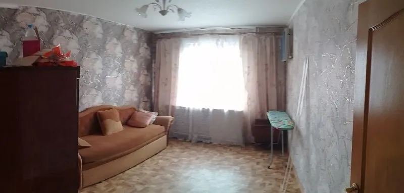 продам 2х комнатную квартиру 📍мкр-он текстильщик в кировском р-не донецка универсам "обжора" 7/9 эт. дома 47.7/30/7.4м ✅комнаты раздельно ✅с/у совмещён ✅лоджия ✅состояние хорошее все что на фото остаётся✅ квартира в росреестре, прописанных о, свободная цена 4.5.. .. эл-во без перебоев, вода всегда по графику, зимой тепло. устроит кв. непременно договоримся, ,,, с настоящим покупателем о цене самое выгодное расположение для сдачи и удобное для проживания не дозвонились пишите, наберу +79497428596 с ув. собственник недвижимость днр - фотография - 8