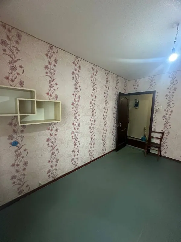 ‼️продажа! нижнекурганская‼️ продажа! 3х ком. квартира, заперевальная. 8-9ти, вода доходит! квартира в жилом состоянии, окна пластиковые, балкон и лоджия. спокойный спальный район, рядом храм, остановки транспорта. в шаговой доступности рынок, супермаркеты, школа, автостанция. документы готовы. цена 5,000,000р. +79493268382 виктория ан недвижимость днр - фотография - 2