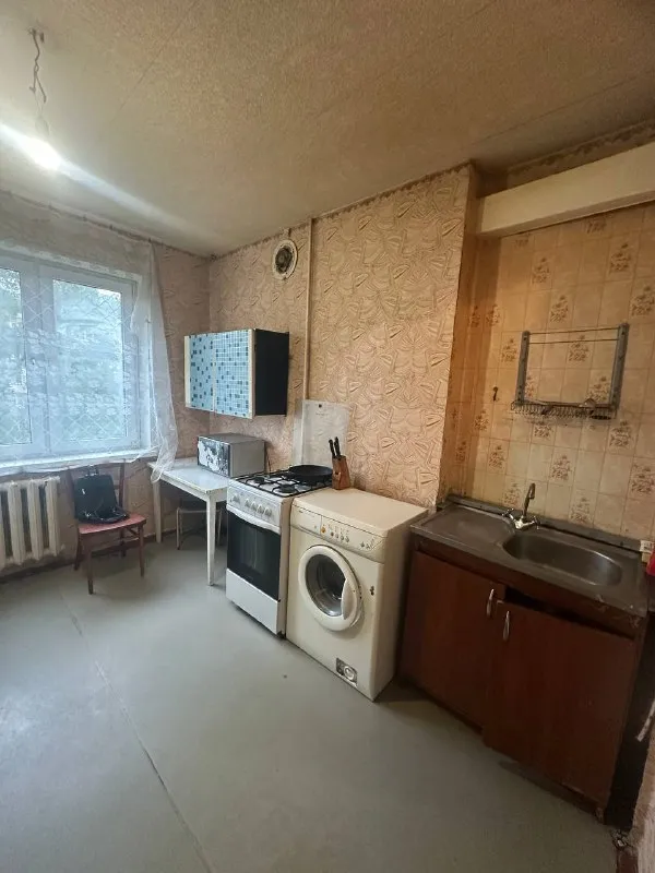 ‼️продажа! нижнекурганская‼️ продажа! 3х ком. квартира, заперевальная. 8-9ти, вода доходит! квартира в жилом состоянии, окна пластиковые, балкон и лоджия. спокойный спальный район, рядом храм, остановки транспорта. в шаговой доступности рынок, супермаркеты, школа, автостанция. документы готовы. цена 5,000,000р. +79493268382 виктория ан недвижимость днр - фотография - 8