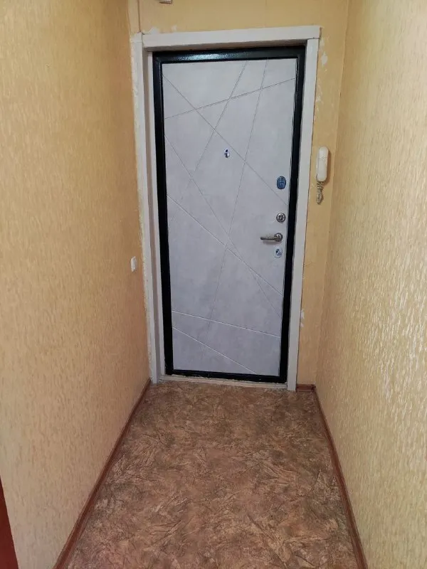 сдается двухкомнатная квартира 🌇донецк в буденновском районе на площади буденного. 📍 ✅отличная инфраструктура: буденновский исполком, почта, мфц, больница, школа, детский сад, магазины, рынок и многое другое рядом. 🚌прекрасная транспортная доступность: автостанция в шаговой доступности. ✅квартира полностью меблирована новой мебелью и оснащена всей необходимой бытовой техникой. доступен высокоскоростной интернет wi-fi. 💰цена 35 000 ₽ + залог + комиссия агентства. 📲☎️+7 (949) 352-33-16 подписаться | дать объявление - фотография - 3