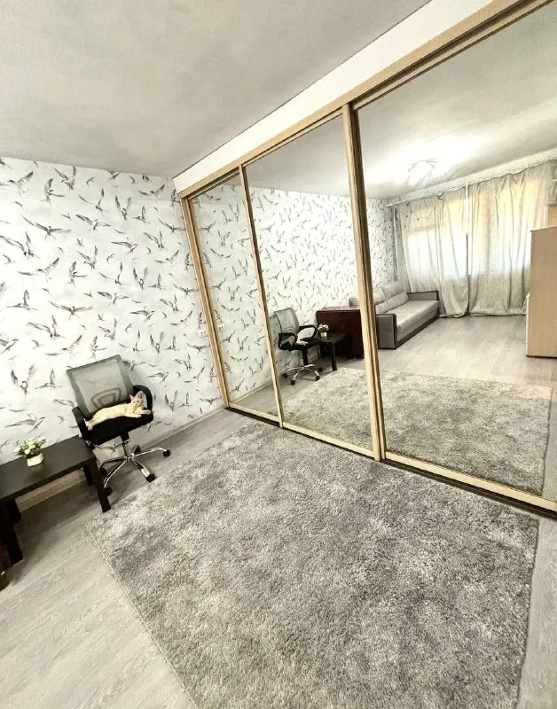 ‼️аренда! центр славянской культуры‼️ аренда! 2х комнатная квартира, этажность 7/9, проспект ленинский, напротив центр славянской культуры, вся бытовая, вай-фай, вода по графику доходит! бойлер поставят в счёт аренды. отличное месторасположение, транспорт в любую сторону города. не военных, не студентов! цена 40,000р + коммуналка +79493268382 виктория ан недвижимость днр - фотография - 4