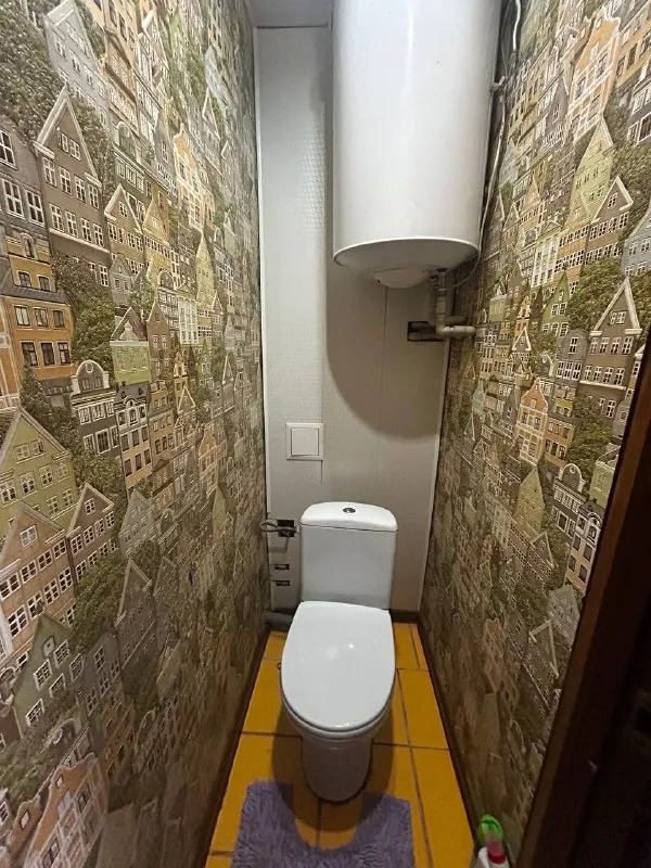 ‼️продажа квартиры‼️ 🏡продам 3-трехкомнатную квартиру г. харцызск днр черемушки верх мкр-н металлургов 5 ✅этажность–4/5 жилого дома ✅квартира неугловая с/у раздельный, окна пластик, нагревательный бак, состояние жилое ✅в квартире остаётся частично мебель ✅район хороший, всё рядом 🧾документы готовы 🔥собственник 💴цена: 3🍋350.000 рублей ☎️+7(949) 394-69-12 📨подписаться - фотография - 5