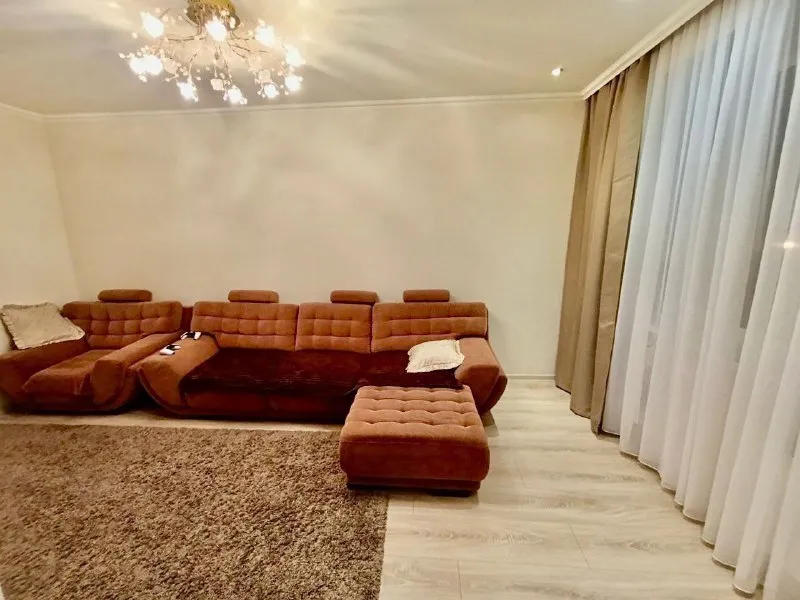 сдается двухкомнатная квартира 🌇донецк в буденновском районе, микрорайон донской ул. независимости📍 ✅уютная крупногабаритная квартира на четвёртом этаже ждёт новых жильцов. ✅развитая инфраструктура - супермаркет караван, фитнес клуб спорт макс, кафе базилик, магазины и т д 👍здесь есть всё для комфортного проживания: телевизор, кондиционер, стиральная машина, холодильник, а также водонагревательный бак и накопительный бак на 550 литров, что гарантирует наличие воды в любое время. ✅скоростной интернет wifi ✅квартира идеально подойдёт чистоплотным людям, готовым соблюдать порядок. проживание с животными не предусмотрено 💰цена 45 000₽ ( коммунальные платежи включены) + залог+ комиссия агентства 📲☎️+79493523316 подписаться | дать объявление - фотография - 4