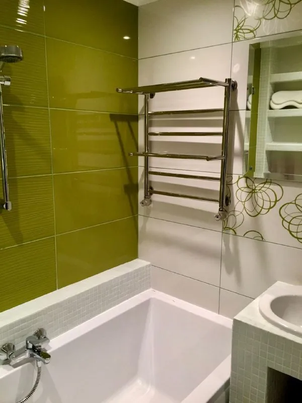 сдается двухкомнатная квартира 🌇донецк в буденновском районе, микрорайон донской ул. независимости📍 ✅уютная крупногабаритная квартира на четвёртом этаже ждёт новых жильцов. ✅развитая инфраструктура - супермаркет караван, фитнес клуб спорт макс, кафе базилик, магазины и т д 👍здесь есть всё для комфортного проживания: телевизор, кондиционер, стиральная машина, холодильник, а также водонагревательный бак и накопительный бак на 550 литров, что гарантирует наличие воды в любое время. ✅скоростной интернет wifi ✅квартира идеально подойдёт чистоплотным людям, готовым соблюдать порядок. проживание с животными не предусмотрено 💰цена 45 000₽ ( коммунальные платежи включены) + залог+ комиссия агентства 📲☎️+79493523316 подписаться | дать объявление - фотография - 9