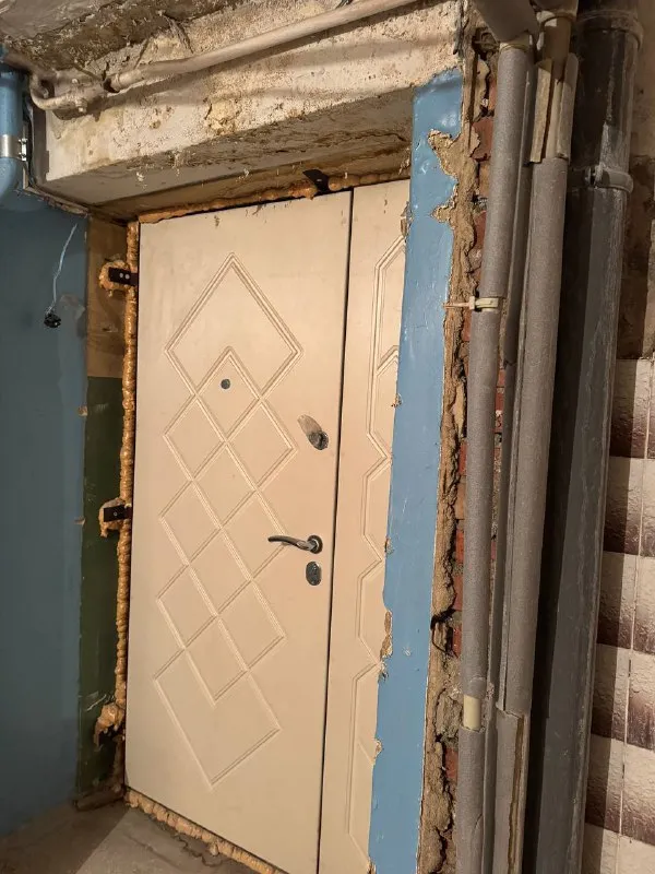 продам 1 ком квартира ворошиловский район ильича 1/119 1/9 этаж дом с лифтом цоколь высокий общая площадь 35м2 центр города рядом площадь ленина, набережная, бульвар пушкина свободная планировка, чистовая отделка окна поменяны, дверь поменяна фотографии реальные 3 500 000₽ с торгом +79494113097 алина @as_01vva telegram - фотография - 5