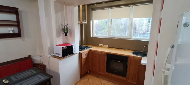 аренда трёхкомнатной квартиры 🌇донецк, проспект ильича грузия калининский район 📍 💦вода 24/7 горячая и холодная новый накопительный бак на 1 тонну ✅сдается впервые ❗️ ✅квартира с гардеробной. развитая инфраструктура - молоко, манна, мединститут, больница калинина, театр кукол, проспект ильича главная транспортная артерия города, можно легко добраться в любую точку ✅вся необходимая мебель и бытовая техника, скоростной интернет wifi 💰цена 60 000 ₽ + залог + комиссия ан, оплата по факту заселения, без посещения офиса и предоплат 📲☎️+79493523316 подписаться | дать объявление - фотография - 9