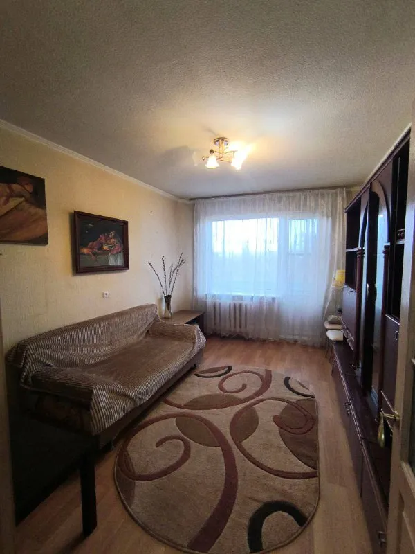 сдается 3х-комнатная квартира 🌇город донецк, на ул. прожекторной (рядом с рестораном "бирстаун")📍 ✅этаж: 3/9. ✅дом: кооперативный, ухоженный, чистый подъезд. ✅квартира в хорошем состоянии, комнаты и санузел раздельные ✅полностью меблирована, оснащена новой бытовой техникой. есть бойлер 💦водоснабжение по графику ✅отличная транспортная доступность - рядом: рынок, супермаркеты, школа, детские сады. 💰цена аренды 50 000 ₽ + к/у. 📲☎️ +7 (949) 400-87-03 ольга, центр недвижимости "мир", подписаться | дать объявление - фотография - 2