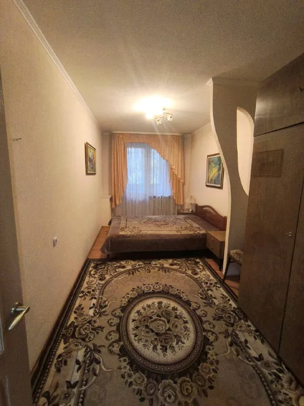 сдается 3х-комнатная квартира 🌇город донецк, на ул. прожекторной (рядом с рестораном "бирстаун")📍 ✅этаж: 3/9. ✅дом: кооперативный, ухоженный, чистый подъезд. ✅квартира в хорошем состоянии, комнаты и санузел раздельные ✅полностью меблирована, оснащена новой бытовой техникой. есть бойлер 💦водоснабжение по графику ✅отличная транспортная доступность - рядом: рынок, супермаркеты, школа, детские сады. 💰цена аренды 50 000 ₽ + к/у. 📲☎️ +7 (949) 400-87-03 ольга, центр недвижимости "мир", подписаться | дать объявление - фотография - 3