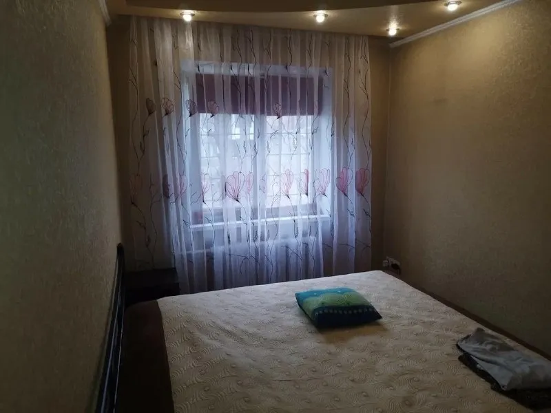 💥продажа 2к. кв. 📍ул. артема, ориентир: 20я горбольница общая площадь 41 кв. м. продам 2к. квартиру на 1м этаж 5ти этажного дома. цоколь высокий. дом находится во дворе. окна выходят во двор. есть парковочное место. комнаты раздельные, санузел совмещенный. в квартире сделан качественный косметический ремонт: окна мпо, поменяны трубы в санузел. продажа с мебелью и техникой. квартира теплая, сухая. так же в квартире сделано утепление полов под линолеум. цена продажи: 4 500 000 рублей ☎️тел: + 79494991069 ( whatsapp, тelegram, viber) ✅подписывайтесь на нас, и будь в курсе событий на рынке недвижимости: https://vk. com/club112971253 - фотография - 4