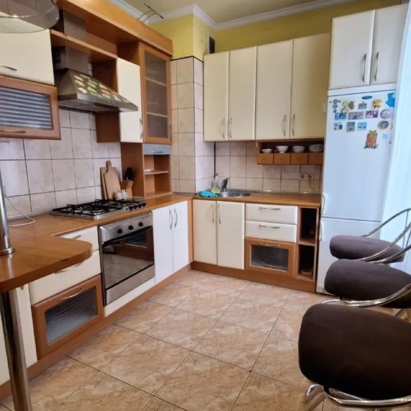 ‼️аренда квартиры‼️ 🏡аренда трехкомнатная квартира г. донецк днр (4 этаж) киевский район, шахтерская площадь ✅площадь квартиры–64 м2 ✅сдается впервые в квартире есть вся необходимая мебель и техника ✅сдаётся только на длительный срок без животных ✅рядом школа, магазины, хорошая транспортная развязка 🔥собственник ‼️долгосрочная аренда‼️ 💴цена: 45.000 ₽ + ком. услуги ☎️+7(949) 446-74-09 аренда донецк днр - фотография - 4