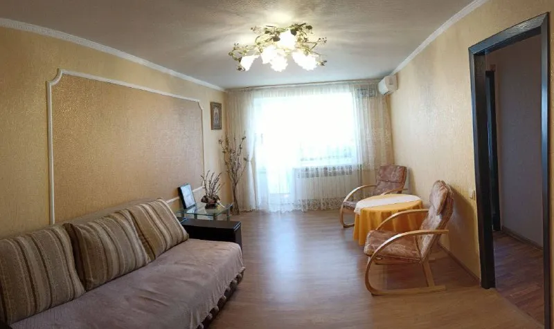 продажа 2-х комнатной квартиры, площадь бакинских комиссаров(кольцо) ☎️+79496455686 ☎️+79495059339 📌общая квадратура: 44/30/6 кв. 📌не угловая 📌дом кирпичный. 📌5/5эт. 📌есть чердак, крыша шиферная, скатная. не течёт. окна пластиковые. балкон застеклён. 📍в квартире поменяна вся электропроводка, счётчик, ввод в квартиру. 📍радиаторы ( биметалл италия, трубы отопления. 📍колонка газовая  📍свежий ремонт. полы в комнатах - ламинат, в кухне и прихожей - линолеум. 📍сантехника в идеальном состоянии квартира светлая, тёплая, уютная, продается с мебелью квартира расположена близко к центру, хорошая транспортная развязка. остановки в шаговой доступности. из окна прекрасный вид на центр города.   документы внесены в росреестр, прописаных нет. собственник в городе. ☎️+79496455686 цена : 4.700. 000💰 - фотография - 2