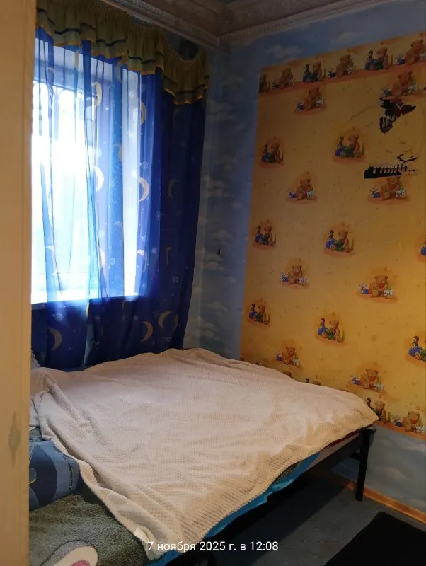 аренда дома на стройдетали (г. донецк), ор-р ул. шахтинская (рядом покровский рынок, храм). три комнаты, кухня, удобства, индивидуальное газовое отопление. вода постоянно. приятное состояние. участок 2 сотки, заезд авто. цена 90 000руб. ан анна +7 949 470 04 83 (феникс), +7 949 796 89 69 (миранда). - фотография - 9