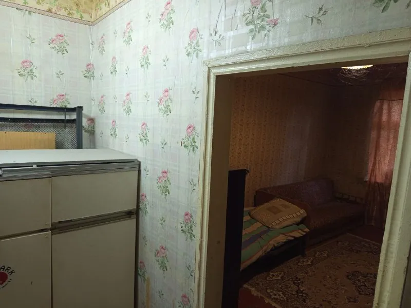 ‼️продажа квартиры‼️ 🏡продажа 1-однокомнатная квартира г. донецк днр киевский район, ул. собинова, киевский суд ✅общая площадь– 28.1м2 ✅жилая–15.5м2 ✅кухня–12.5 м2 ✅квартира расположена на первом этаже, можно сделать отдельный вход квартира под ремонт 🔥собственник 💴цена: 1🍋000.000 рублей ☎️+7(949) 459-83-77 📨подписаться - фотография - 4