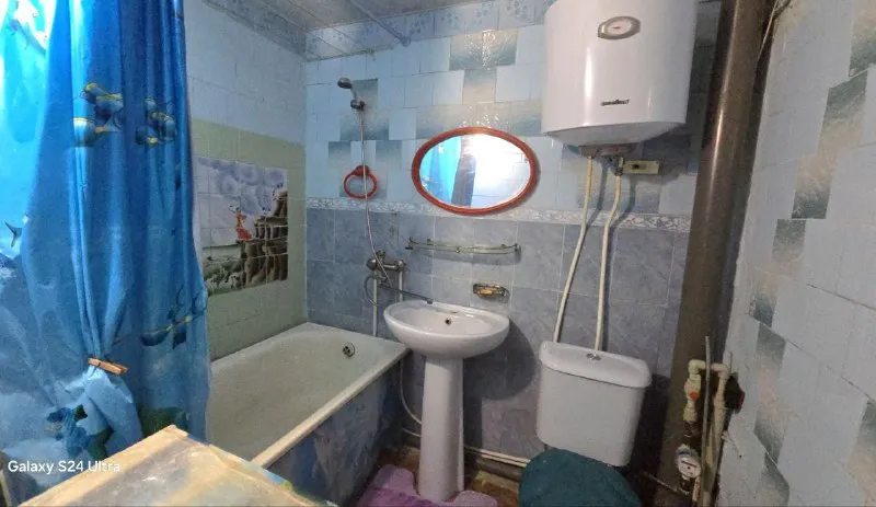 продаю, ☝️3х ком. кв. (68м²) в 🌍енакиево! 💰цена: 2.1 млн  рублей! днр, 🌍 енакиево, (ватутина) ул. саратовская. отличная планировка! ☝️3-ри раздельные комнаты! ☝️2-а санузла! квартира в жилом состоянии! ✅ пластиковые окна ✅кондиционер ✅установлен бойлер ✅🚰вода доходит ✅ большая лоджия,   пластиковыми окна ✅  продажа с мебелью и техникой ! квартира расположена на 9м этаже, сухая! с крышей проблем нет, есть тех этаж! 💼 документы в процессе оформления. 📸фото описание, соответствует! ☝️отлично развитая инфраструктура! школы, остановка, магазины, место для авто и т. д, есть все ! ☎️звоните☎️ +7949 451 3060 или пишите в ✅телеграм, ☝️александр, топ риелтор днр - фотография - 8