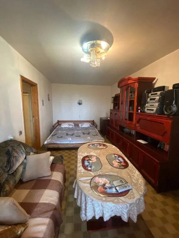 ‼️‼️посуточно‼️‼️ 2- комнатная квартира 📍в самом центре донецка в районе крытого рынка и автостанции с отличной транспортной и торговой инфраструктурой ✅в наличии все удобства для комфортного проживания ✅приоритет семейным парам 💸цена 5000 руб *️⃣нюансы по скидкам в зависимости от количества суток и людей обсуждаются по телефону все вопросы по телефону +79493269316, вадим недвижимость днр - фотография - 2