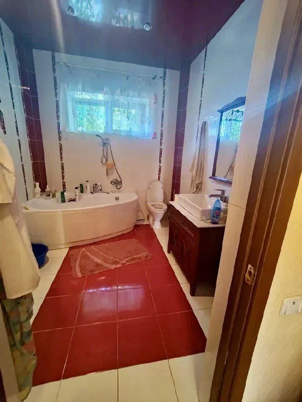 ‼️продажа дома‼️ ‼️🏠‼️ продажа шикарного загородного 2- уровневого дома + гостевой дом + сауна/ бассейн + гараж в 20 км. от центра г. донецк, с. красное, г. о. докучаевск‼️🏠‼️ продам дом, общей s - 306 м2., расположен на земельном участке 45 соток ( участок приватизирован) с ландшафтным дизайном и зоной барбекю. ‼️гостевой дом общей s - 98 м2. ‼️три гаражных бокса и отдельное помещение с установленной системой подачи вод. .. с контролем влажности и температуры воды. сауна. при строительстве и ремонте дома были использованы материалы производителей италии, германии, франции. ‼️планировка гостевого дома: кухня-столовая с выходом на террасу, 2 спальни, ванная комната. отопление и подогрев воды в каждом доме осуществляется газовыми котлами. в случае отсутствия электроэнергия дом получает питание от 40 киловаттного дизельного генератора работающего на полной автоматике. ‼️три скважины, на участке установлена капельная система полива документы готовы. больше фото по запросу. 💴цена: 30🍋000.000 ₽. ☎️☎️☎️+79494194208 недвижимость днр - фотография - 9