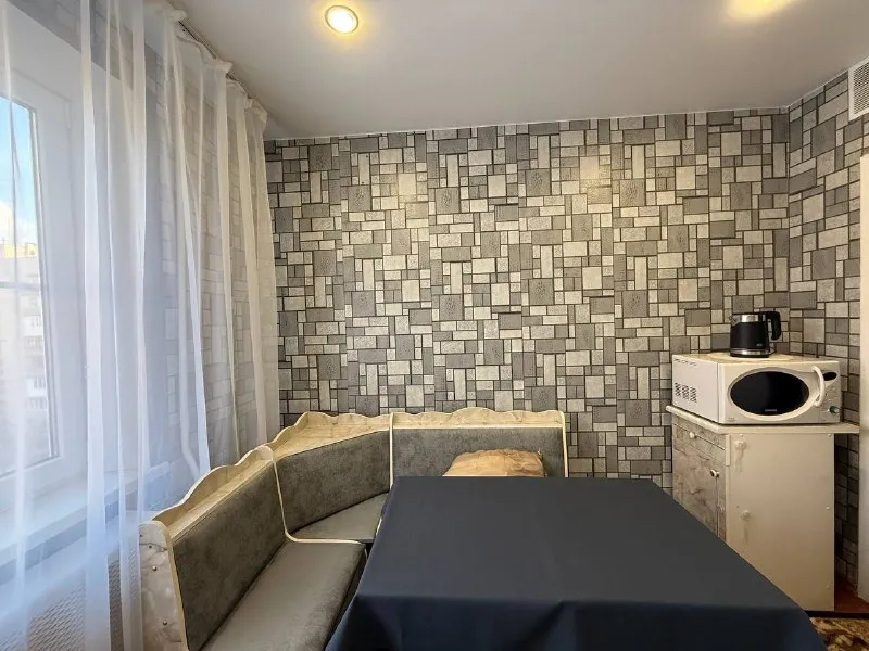 сдается 2-комнатная квартира в буденовском районе, 230-стрелковая дивизия, от собственника, не агентство. укомплектована всей необходимой мебелью и техникой! чтобы договориться о просмотре и узнать всю информацию, звоните по номеру +79493532600 - фотография - 6