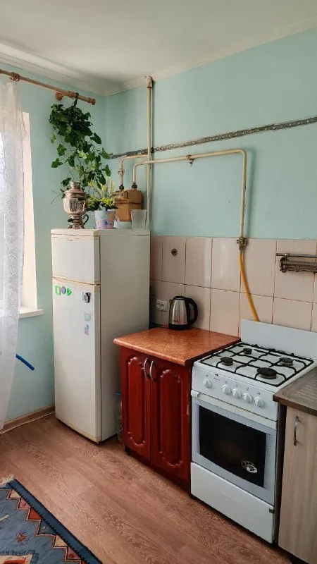 харцызск. собственник. продаётся на трубном 3-х комнатная квартира 5/9. квартира не угловая, пластиковые окна, водонагревательный бак на 80 л, плитка в ванной и туалета, есть кладовая лоджия. квартира очень тёплая, сухая. документы готовы, прописанных нет. возможно продажа с маткапиталом. 3 млн. 300 тыс. руб. +79493891207 виктория - фотография - 4