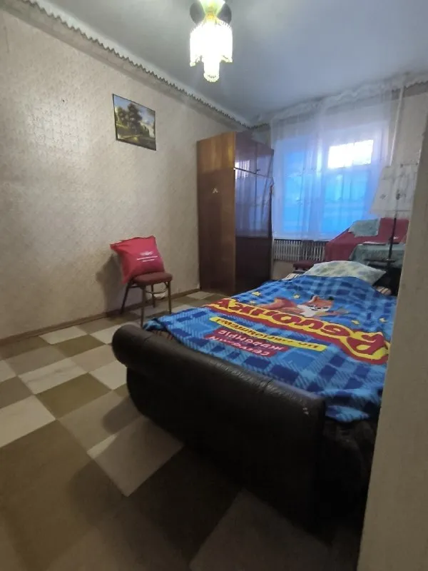 срочная продажа!супер цена!продается 2х- комнатная квартира г. харцызск, черёмушки, к-л юбилейный, район кинотеатра. 3эт/5эт дома, общ. пл. 44 м2,не угловая. замечательная планировка, раздельные комнаты, большая кухня. квартира в очень хорошем жилом состоянии. балкон остеклен м/ п окнами. все коммуникации в рабочем состоянии. вода по графику, доходит. отличное месторасположение. в шаговой доступности рынок, школа, садик, остановка. документы полностью готовы к сделке, никто не прописан. цена 2мл 600т₽. торг тел: +7 949 36 18 519 ▪️ недвижимость большого харцызска 👈 подписаться ▪️ разместить объявление ▪️ обсудить - фотография - 5