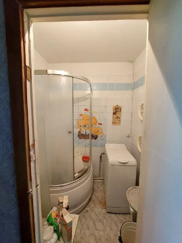 🔑продается 3 комн. квартира. ‼цена: 3 950 000 рублей. торг‼ - г. харцызск - черемушки - мкрн. юбилейный, д. 10 - 9 эт. 9 эт. дома - s= 63.6 m2 - состояние жилое, не угловая, зал проходной, окна и трубы пластик, балкон остеклен, горячая вода - бойлер, кондиционер, счетчики на свет, воду и отопление. новый лифт. продажа частично с мебелью. в квартире не кто не прописан. ☎тел. +7 (949) 331-92-15 анна 📞 тел. +7 (900) 185-49-85 (tele2) +7 949 331 92 15 (whatsapp, telegram. ) ▪️ недвижимость большого харцызска 👈 подписаться ▪️ разместить объявление ▪️ обсудить - фотография - 10