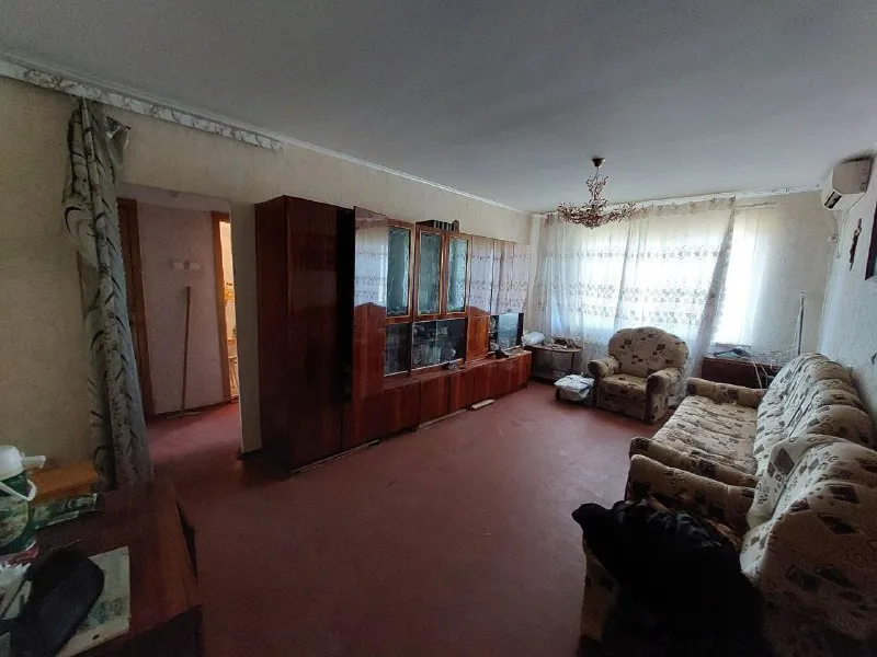 🔑продается 3 комн. квартира. ‼цена: 3 950 000 рублей. торг‼ - г. харцызск - черемушки - мкрн. юбилейный, д. 10 - 9 эт. 9 эт. дома - s= 63.6 m2 - состояние жилое, не угловая, зал проходной, окна и трубы пластик, балкон остеклен, горячая вода - бойлер, кондиционер, счетчики на свет, воду и отопление. новый лифт. продажа частично с мебелью. в квартире не кто не прописан. ☎тел. +7 (949) 331-92-15 анна 📞 тел. +7 (900) 185-49-85 (tele2) +7 949 331 92 15 (whatsapp, telegram. ) ▪️ недвижимость большого харцызска 👈 подписаться ▪️ разместить объявление ▪️ обсудить - фотография - 2