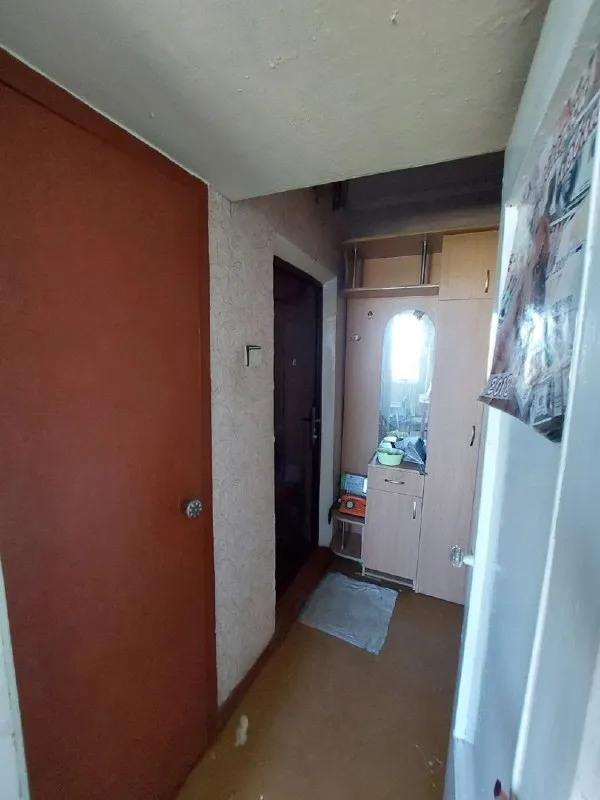 🔑продается 3 комн. квартира. ‼цена: 3 950 000 рублей. торг‼ - г. харцызск - черемушки - мкрн. юбилейный, д. 10 - 9 эт. 9 эт. дома - s= 63.6 m2 - состояние жилое, не угловая, зал проходной, окна и трубы пластик, балкон остеклен, горячая вода - бойлер, кондиционер, счетчики на свет, воду и отопление. новый лифт. продажа частично с мебелью. в квартире не кто не прописан. ☎тел. +7 (949) 331-92-15 анна 📞 тел. +7 (900) 185-49-85 (tele2) +7 949 331 92 15 (whatsapp, telegram. ) ▪️ недвижимость большого харцызска 👈 подписаться ▪️ разместить объявление ▪️ обсудить - фотография - 3