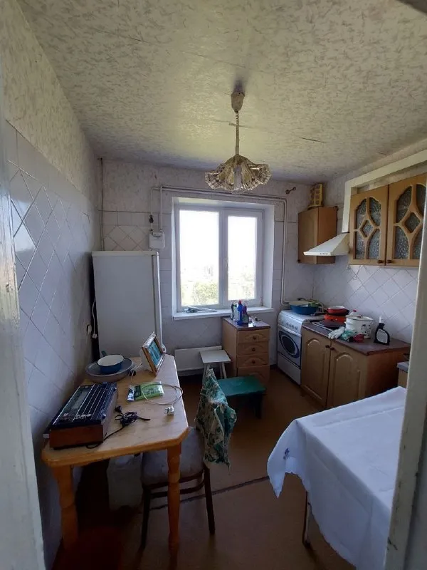 🔑продается 3 комн. квартира. ‼цена: 3 950 000 рублей. торг‼ - г. харцызск - черемушки - мкрн. юбилейный, д. 10 - 9 эт. 9 эт. дома - s= 63.6 m2 - состояние жилое, не угловая, зал проходной, окна и трубы пластик, балкон остеклен, горячая вода - бойлер, кондиционер, счетчики на свет, воду и отопление. новый лифт. продажа частично с мебелью. в квартире не кто не прописан. ☎тел. +7 (949) 331-92-15 анна 📞 тел. +7 (900) 185-49-85 (tele2) +7 949 331 92 15 (whatsapp, telegram. ) ▪️ недвижимость большого харцызска 👈 подписаться ▪️ разместить объявление ▪️ обсудить - фотография - 6