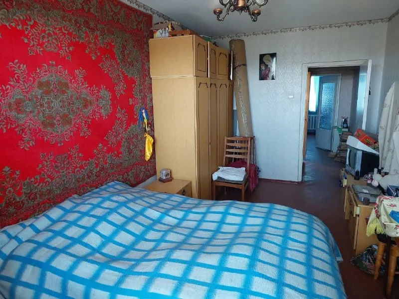 🔑продается 3 комн. квартира. ‼цена: 3 950 000 рублей. торг‼ - г. харцызск - черемушки - мкрн. юбилейный, д. 10 - 9 эт. 9 эт. дома - s= 63.6 m2 - состояние жилое, не угловая, зал проходной, окна и трубы пластик, балкон остеклен, горячая вода - бойлер, кондиционер, счетчики на свет, воду и отопление. новый лифт. продажа частично с мебелью. в квартире не кто не прописан. ☎тел. +7 (949) 331-92-15 анна 📞 тел. +7 (900) 185-49-85 (tele2) +7 949 331 92 15 (whatsapp, telegram. ) ▪️ недвижимость большого харцызска 👈 подписаться ▪️ разместить объявление ▪️ обсудить - фотография - 7