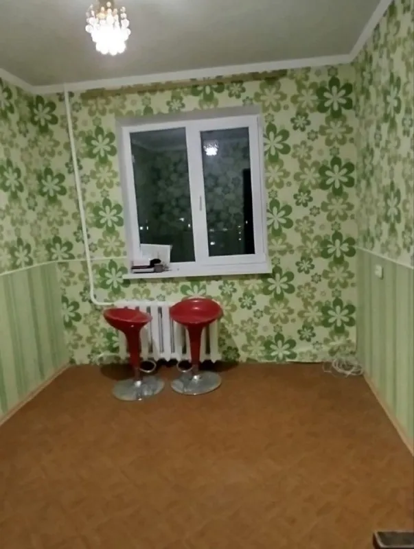 🏠 срочно! продам 3-комнатную квартиру в харцызске, ул. патона, 30а — 3 000 000 руб. ⚡ продаём быстро! торг возможен, документы готовы к сделке. ✅ характеристики квартиры: 7 этаж из 9, не угловая, очень тёплая и светлая общая площадь — 64 м², все комнаты раздельные просторная кухня и гостиная утеплённая, застеклённая лоджия зеркальный шкаф-купе во весь коридор, кондиционер, водонагреватель 90 л отличное жилое состояние — заезжай и живи 🏢 дом и район: ухоженный дом, спокойные соседи рядом магазины, остановка, школа, детсад, больница, дворец спорта, санстанция идеальный вариант для семьи 📞 контакты (звоните и пишите в telegram/whatsapp): евгений — +7 949 356-47-93 ирина собственик — +7 949 594-02-23 ⚡ цена снижена для быстрой продажи! звоните сегодня geyn vag - фотография - 6