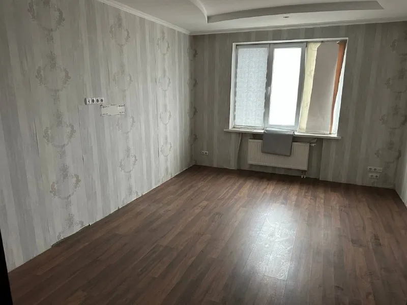 продам двухкомнатную квартиру 🌇 донецк, новостройка на миронова 15б 📍 👍это отличное предложение для тех, кто ищет комфортное жильё. ✅квартира площадью 69 квадратных метров уже с косметическим ремонтом, что позволяет сразу въехать и наслаждаться новым жильём. ✅расположение квартиры на 11 этаже 17-этажного дома позволяет наслаждаться прекрасным видом из окон. 💰цена в 5 000 000 ₽ делает это предложение весьма привлекательным на рынке недвижимости. ❗️ 📲☎️+79493410484 ан новый донбасс подписаться | дать объявление - фотография - 3