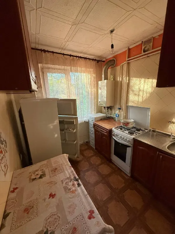 ❗️сдам квартиру в харцызске❗️ трехкомнатная квартира в центре харцызска, индивидуальное отопление, накопительный бак на 200 литров, с мебелью цена 25 000 рублей писать в личные сообщения❗️ eliza - фотография - 3