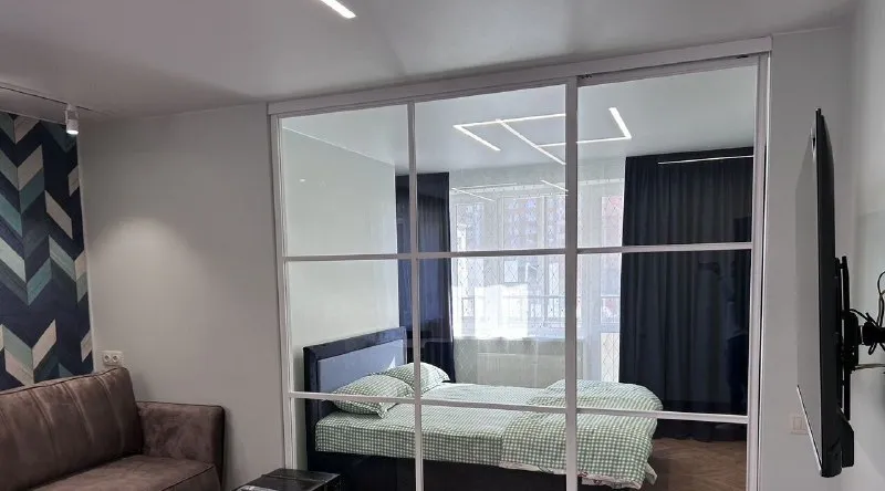 сдам уютную евродвушку 🌇донецк, в ворошиловском районе, ориентир студгородок📍 ✅сдается впервые, в 2019 году сделан капитальный ремонт. ❗️сдается только на длительный срок от 3-х месяцев. ✅площадь квартиры 48 кв. , также есть застекленная лоджия. ✅расположена на 4 этаже 9-тиэтажного дома. ✅соседи тихие, над квартирой никто не живет. ✅полностью укомплектованная кухня и ванная комната, квартира готова для проживания. 💦вода по графику района, рассмотрим установку накопительного бака! 💰цена 35.000 ₽ +к/у. , залог обсуждаемый. 📲☎️+79494858391 или тг - ан подписаться | дать объявление - фотография - 2