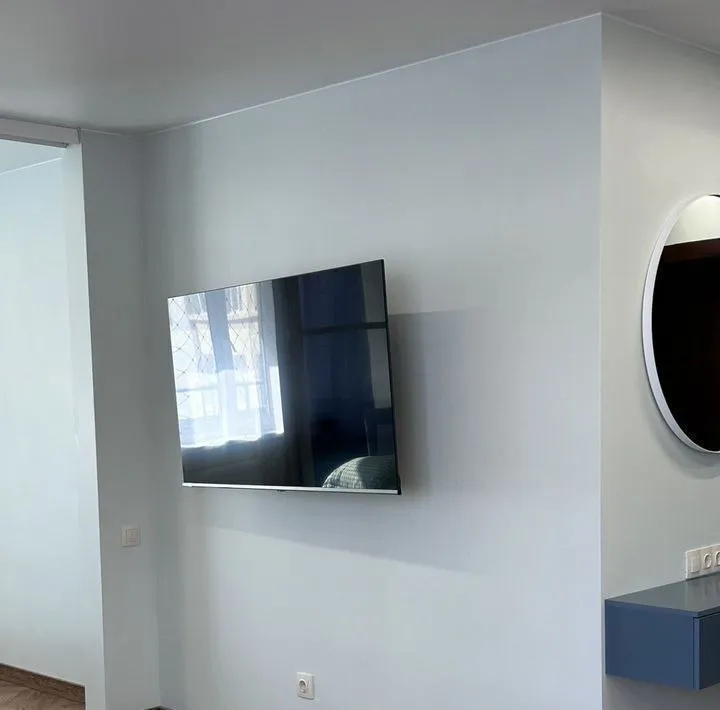 сдам уютную евродвушку 🌇донецк, в ворошиловском районе, ориентир студгородок📍 ✅сдается впервые, в 2019 году сделан капитальный ремонт. ❗️сдается только на длительный срок от 3-х месяцев. ✅площадь квартиры 48 кв. , также есть застекленная лоджия. ✅расположена на 4 этаже 9-тиэтажного дома. ✅соседи тихие, над квартирой никто не живет. ✅полностью укомплектованная кухня и ванная комната, квартира готова для проживания. 💦вода по графику района, рассмотрим установку накопительного бака! 💰цена 35.000 ₽ +к/у. , залог обсуждаемый. 📲☎️+79494858391 или тг - ан подписаться | дать объявление - фотография - 3