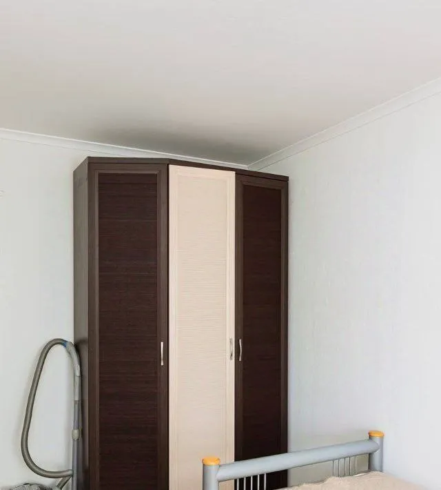 сдам двухкомнатную квартиру 🌇донецк, калининский район📍 ✅площадь 49кв. м, 3 этаж многоэтажного дома. ✅полностью меблирована и готова к проживанию. ✅проведен высокоскоростной интернет, также установлен бойлер. ✅рассмотрим ответственных и платежеспособных людей, без больших домашних животных. соседи тихие и дружелюбные, на этаже сверху никто не проживает. 💰цена 31.000 ₽ залог 100% от стоимости, можно разбить на 2 месяца. по всем вопросам обращайтесь по телефону или в телеграмм 📲☎️+79494858391 агентство подписаться | дать объявление - фотография - 4